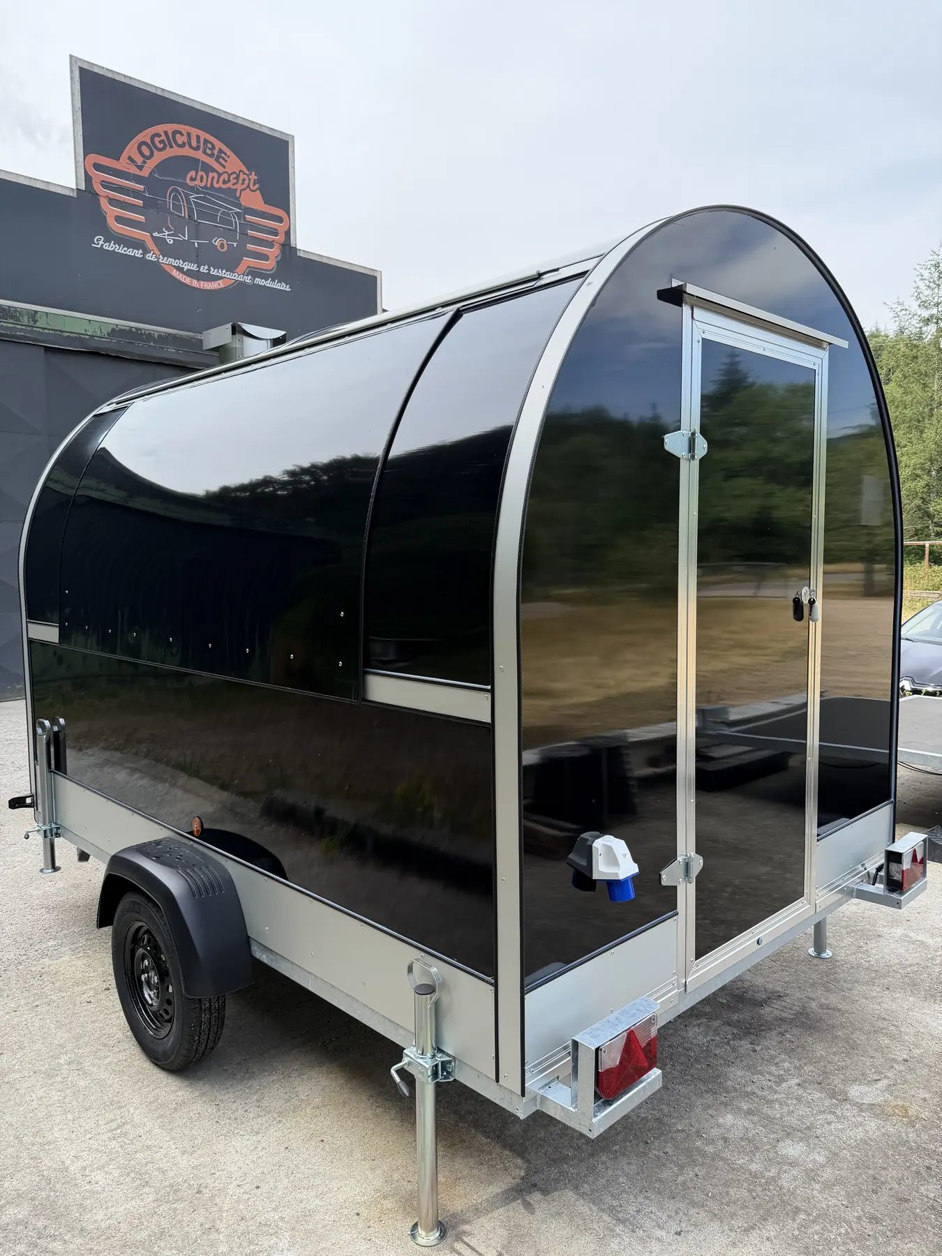 Remorque food truck coloris noir